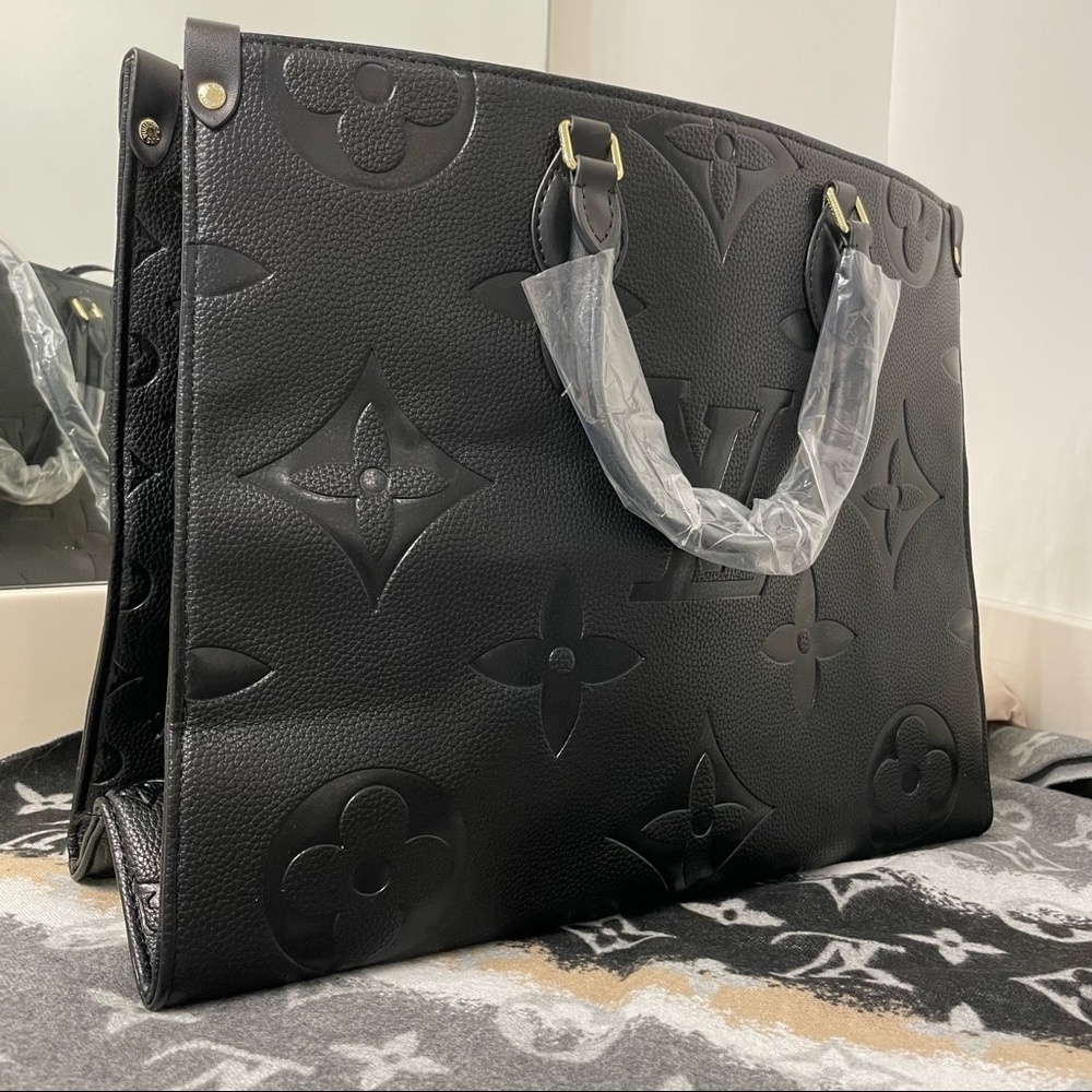 Brand new, nice quality work bag or purse!